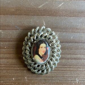 Vintage Gerry's Cameo Brooch /Pendant